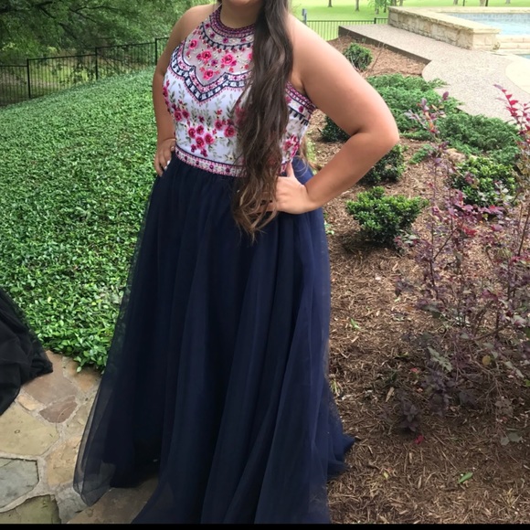Prom Dress - Picture 1 of 3